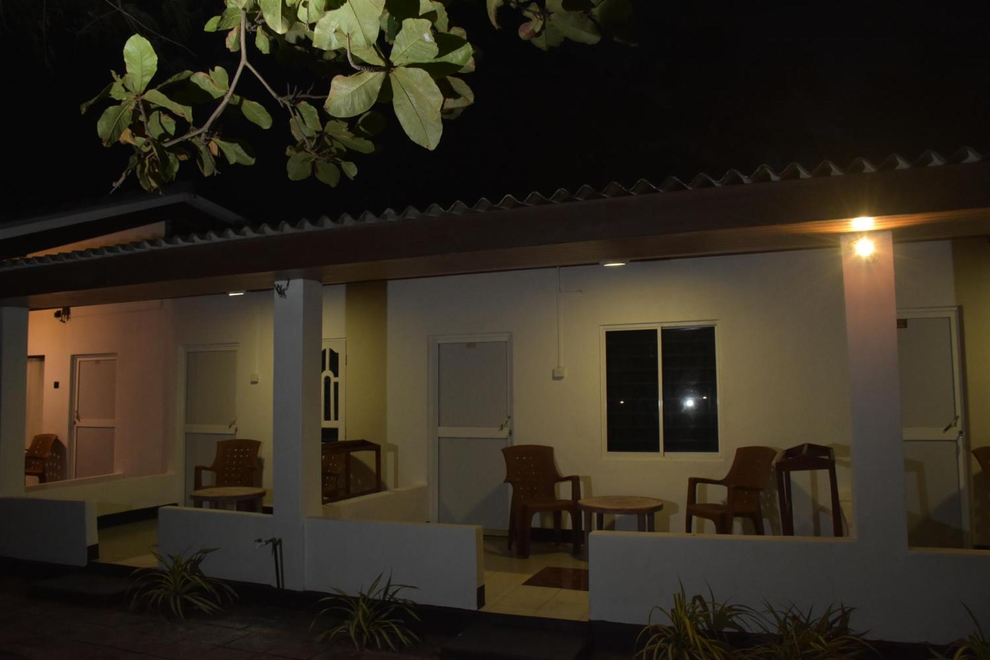 French Garden Regish Guest House ตรินโคมาลี ภายนอก รูปภาพ