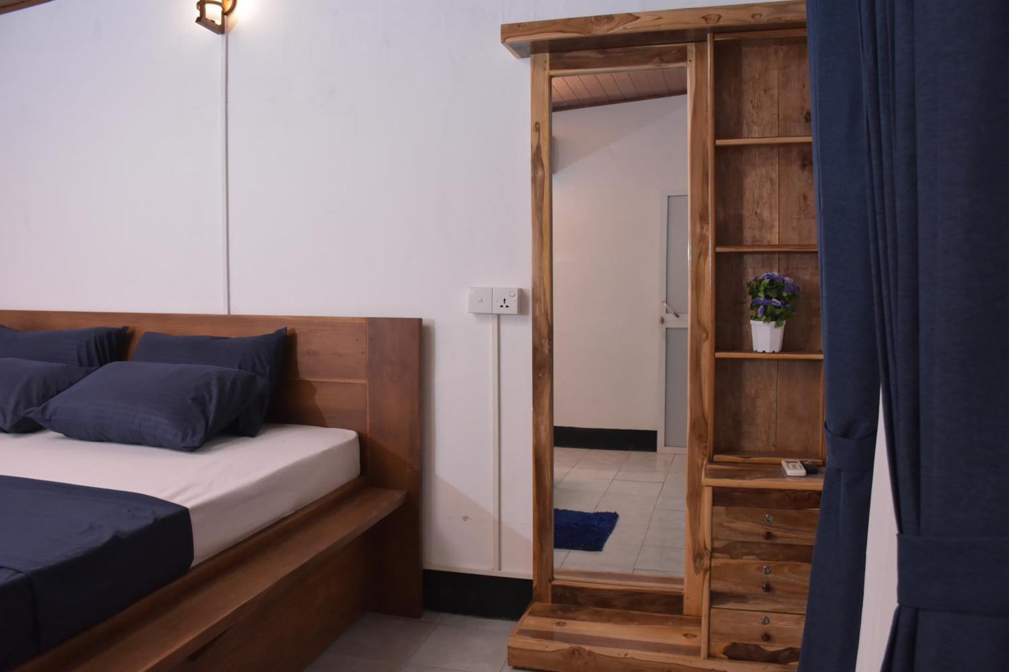 French Garden Regish Guest House ตรินโคมาลี ภายนอก รูปภาพ