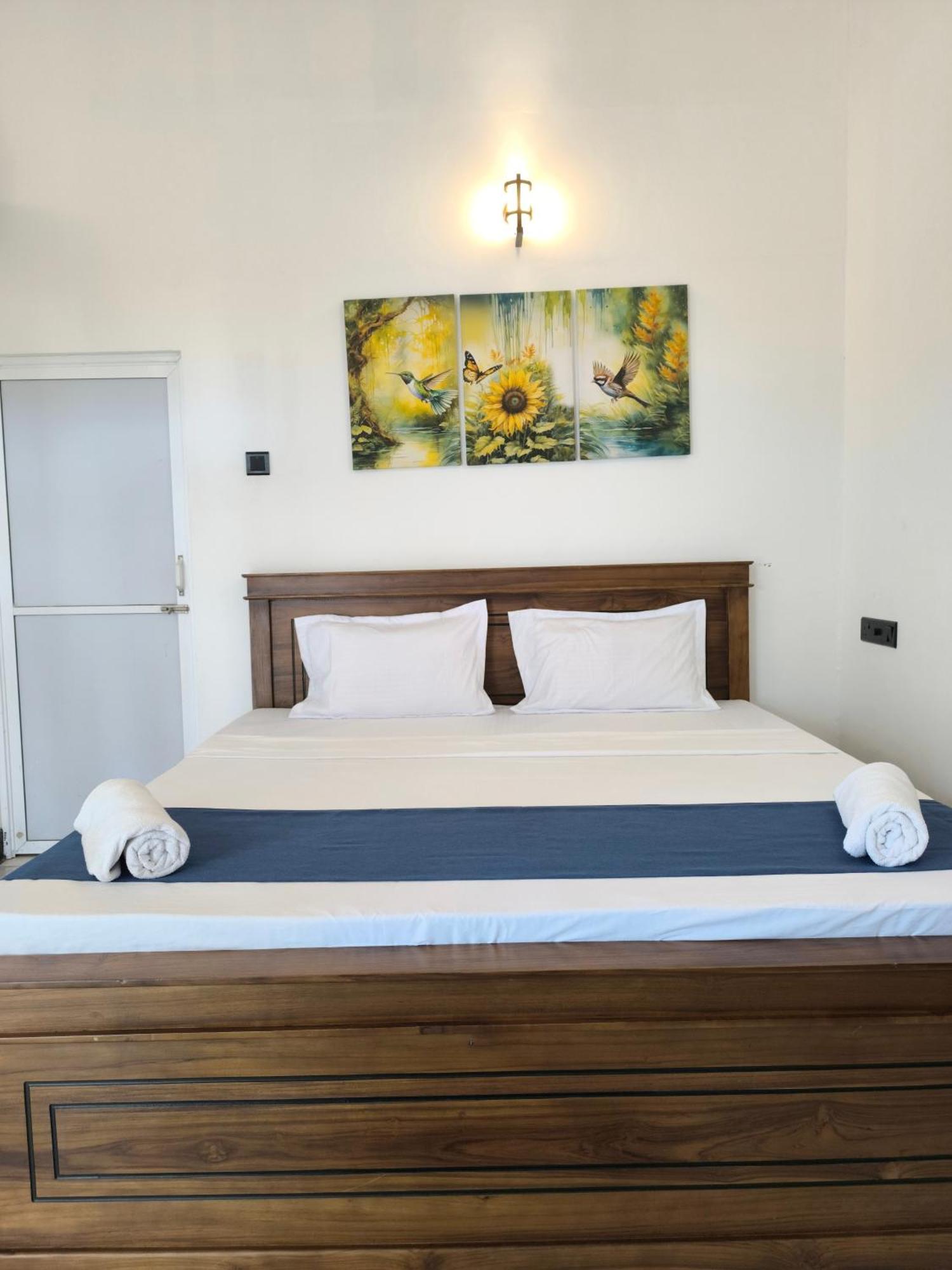 French Garden Regish Guest House ตรินโคมาลี ภายนอก รูปภาพ